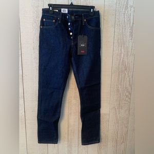 Levi’s. Straight leg jeans. Size 27 x 28.